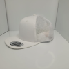 Gorra visera semi plana